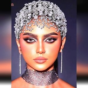 ♥️✅NWT Dazzling Crystals Luxurious  Tiara  jewel.